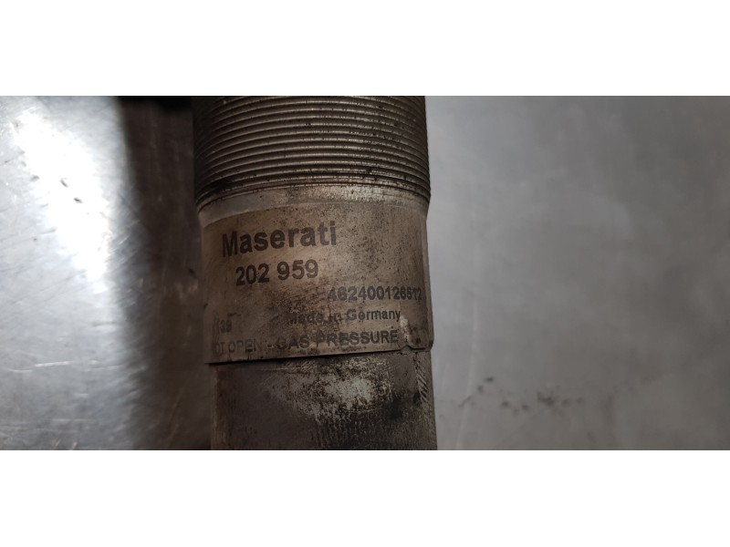 Recambio de amortiguador delantero derecho para maserati quattroporte básico referencia OEM IAM 462400126512  