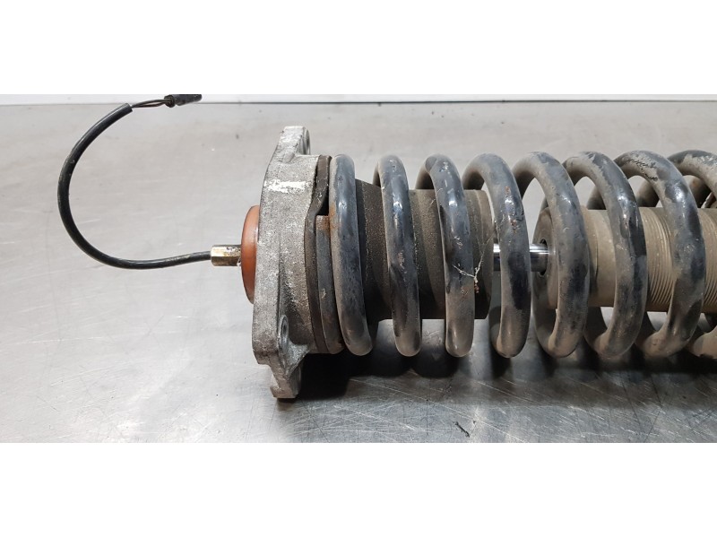 Recambio de amortiguador delantero izquierdo para maserati quattroporte básico referencia OEM IAM 462400126512  