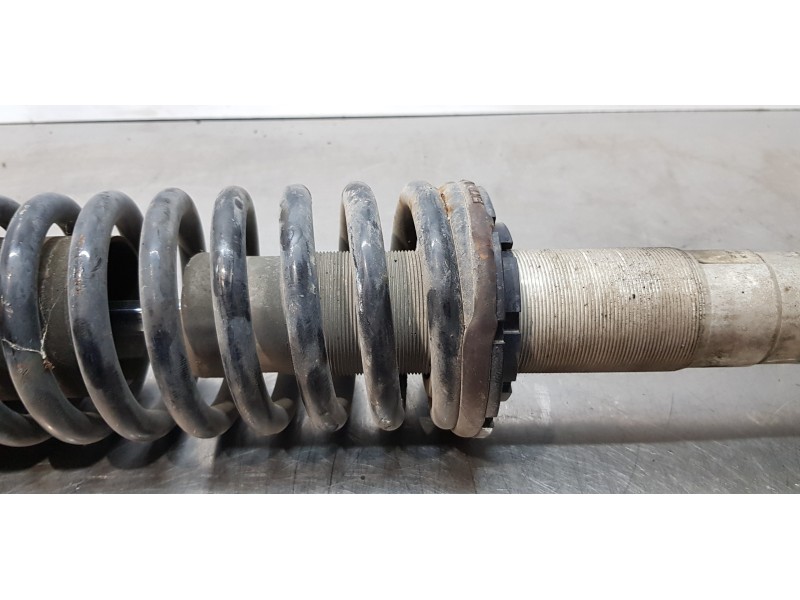 Recambio de amortiguador delantero izquierdo para maserati quattroporte básico referencia OEM IAM 462400126512  