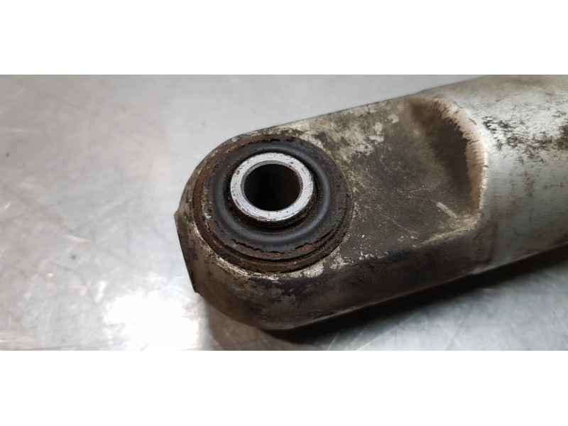 Recambio de amortiguador delantero izquierdo para maserati quattroporte básico referencia OEM IAM 462400126512  