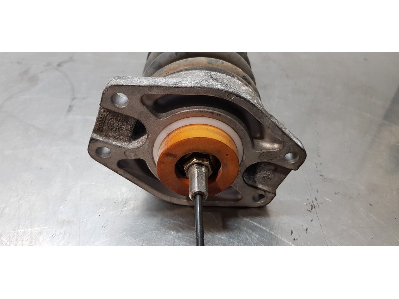 Recambio de amortiguador trasero izquierdo para maserati quattroporte básico referencia OEM IAM 462400126513  