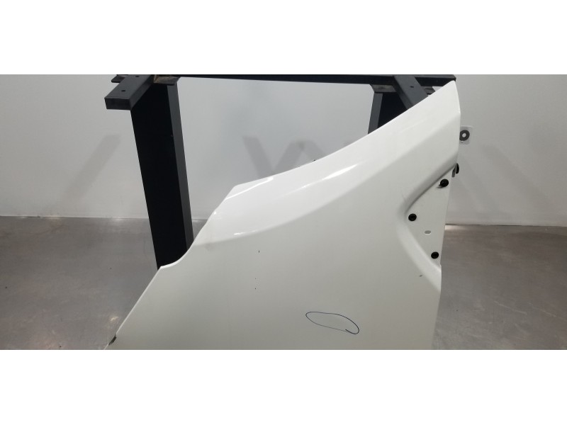 Recambio de aleta delantera izquierda para renault trafic furgón l2 referencia OEM IAM 631014221R  
