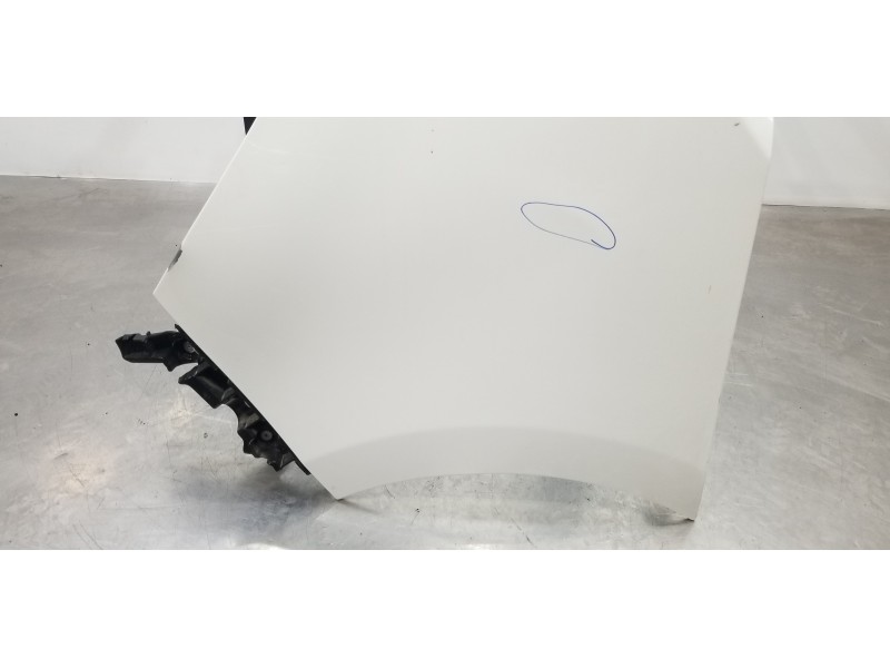 Recambio de aleta delantera izquierda para renault trafic furgón l2 referencia OEM IAM 631014221R  