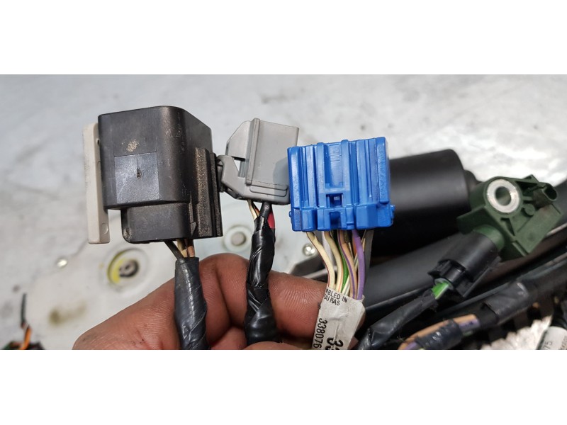 Recambio de motor cierre centralizado trasero izquierdo para chrysler grand voyager limited referencia OEM IAM 04894993AFA  