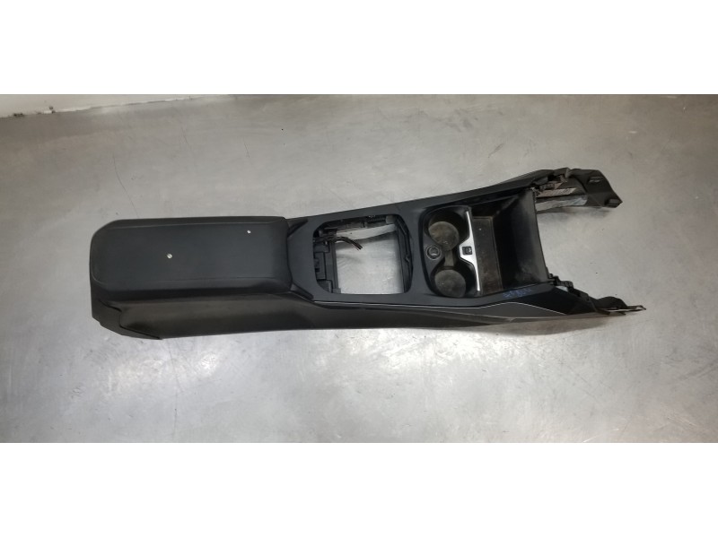 Recambio de apoyabrazos central para bmw serie 1 lim. (f40) 116d referencia OEM IAM 51169460084 51169460092 