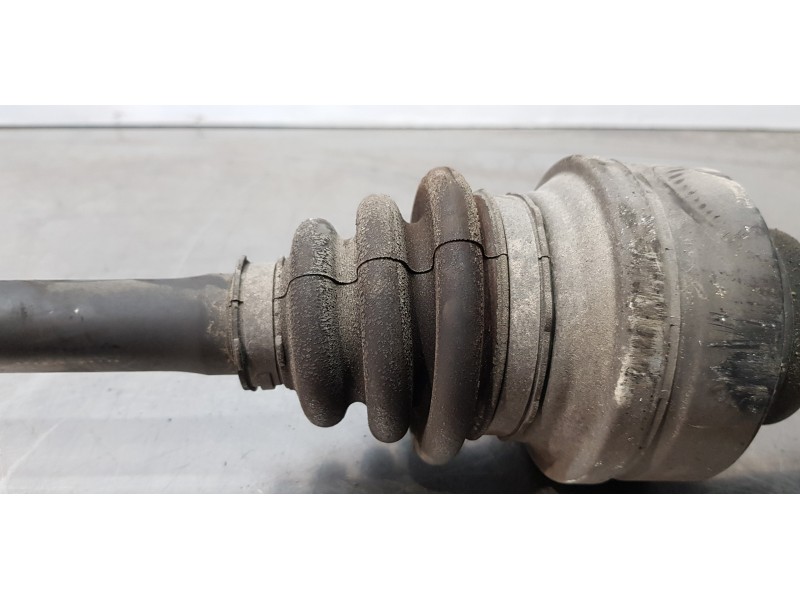 Recambio de transmision trasera izquierda para bmw serie 1 lim. (f20) 116d efficientdynamics edition referencia OEM IAM 7624205 