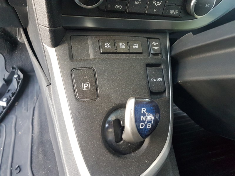 toyota auris touring sports (e18) del año 2014