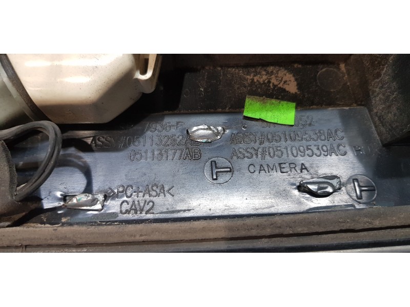 Recambio de maneta exterior porton para chrysler grand voyager limited referencia OEM IAM 5109045AB  