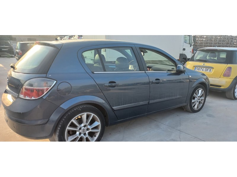 opel astra h berlina del año 2007