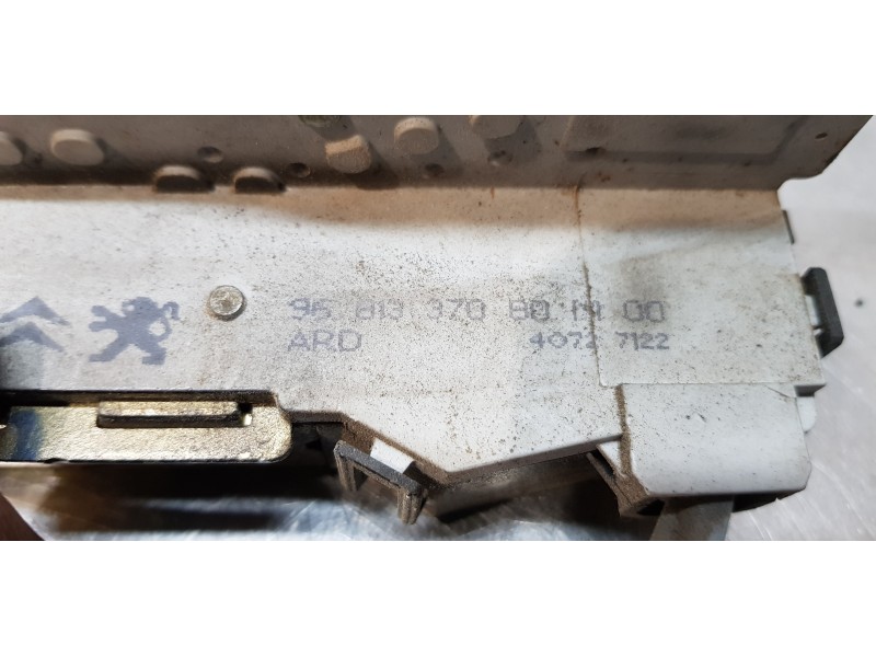 Recambio de cerradura puerta trasera derecha para citroen c4 berlina vtr plus referencia OEM IAM 9681337080   Recambio de cerradura puerta trasera derecha para citroen c4 berlina vtr plus referencia OEM IAM 9681337080