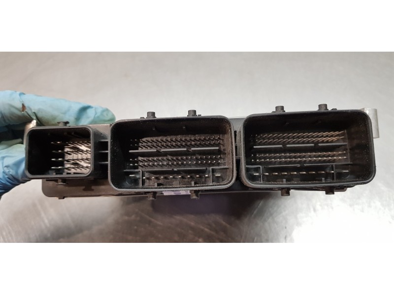 Recambio de centralita motor uce para renault trafic furgón l2 referencia OEM IAM 237109896S 0281021160 