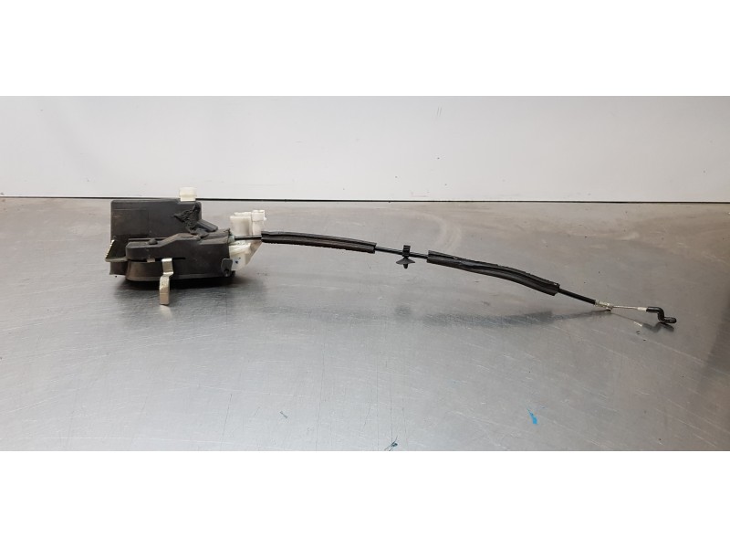 Recambio de cerradura puerta trasera derecha para maserati quattroporte básico referencia OEM IAM 68206200  