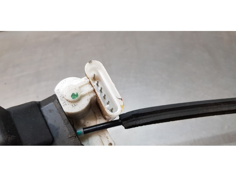 Recambio de cerradura puerta trasera derecha para maserati quattroporte básico referencia OEM IAM 68206200  