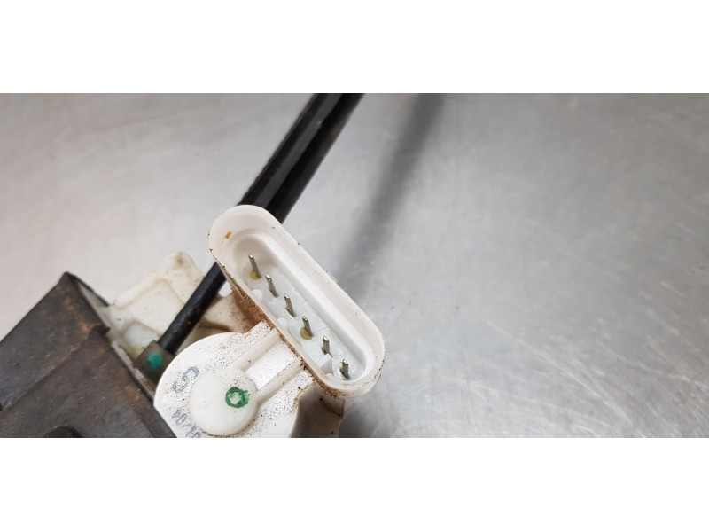 Recambio de cerradura puerta trasera izquierda para maserati quattroporte básico referencia OEM IAM 68206300  