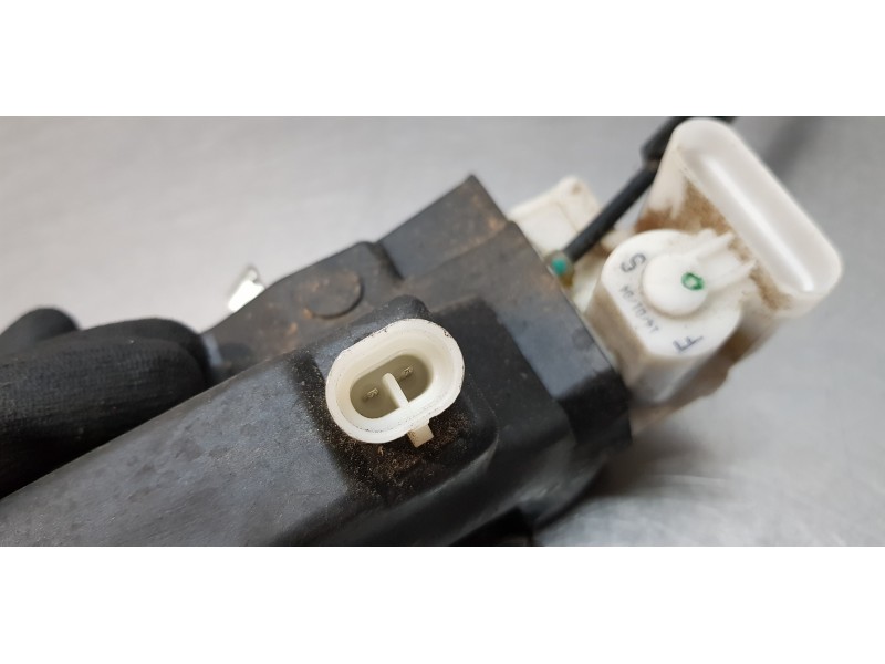 Recambio de cerradura puerta trasera izquierda para maserati quattroporte básico referencia OEM IAM 68206300  