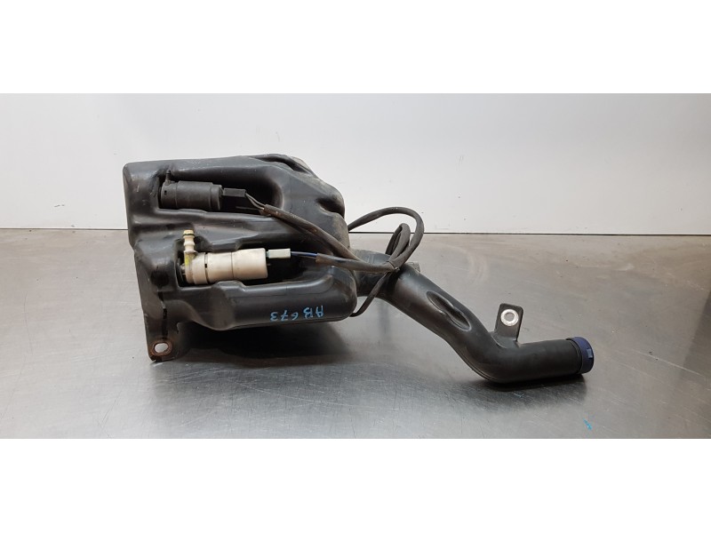 Recambio de deposito limpia para maserati quattroporte básico referencia OEM IAM 0107073  