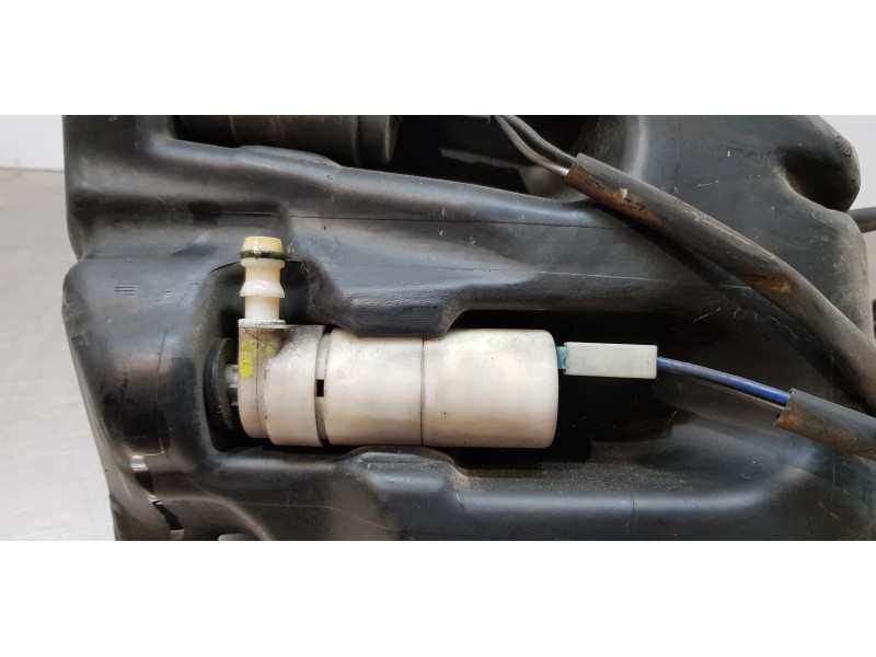 Recambio de deposito limpia para maserati quattroporte básico referencia OEM IAM 0107073  