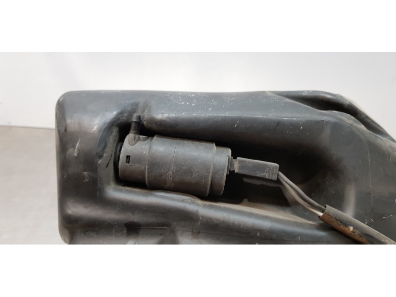 Recambio de deposito limpia para maserati quattroporte básico referencia OEM IAM 0107073  