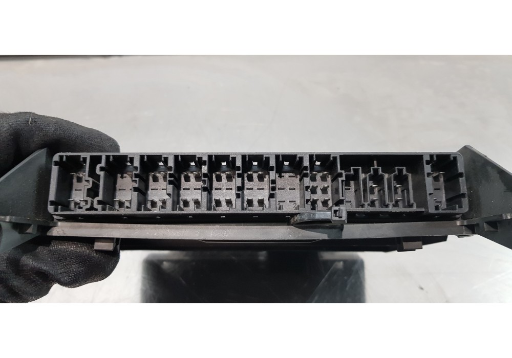 Recambio de centralita asientos para mercedes clase s (w220) berlina 400 cdi (220.028) referencia OEM IAM 2208203185  