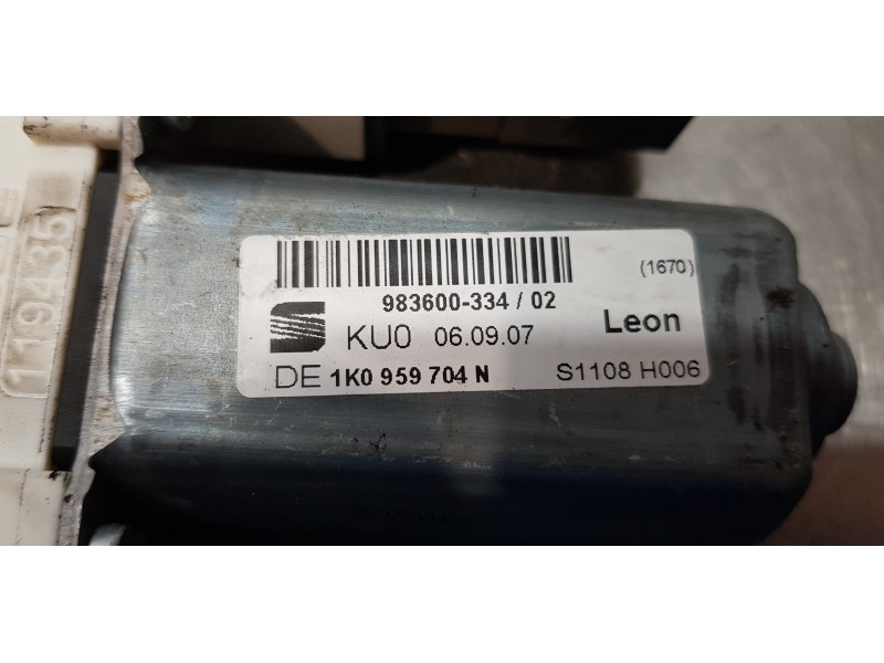 Recambio de motor elevalunas trasero derecho para seat leon (1p1) fr referencia OEM IAM 1K0959704N   Recambio de motor elevalunas trasero derecho para seat leon (1p1) fr referencia OEM IAM 1K0959704N