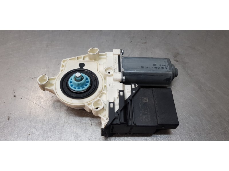 Recambio de motor elevalunas trasero derecho para seat leon (1p1) fr referencia OEM IAM 1K0959704N   Recambio de motor elevalunas trasero derecho para seat leon (1p1) fr referencia OEM IAM 1K0959704N