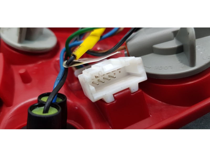 Recambio de piloto trasero derecho interior para kia rio (yb) drive referencia OEM IAM 92404H8010   Recambio de piloto trasero derecho interior para kia rio (yb) drive referencia OEM IAM 92404H8010