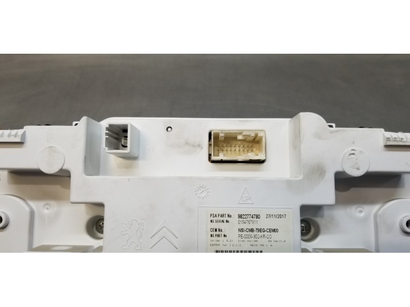 Recambio de cuadro instrumentos para peugeot 308 sw access referencia OEM IAM 9822774780  