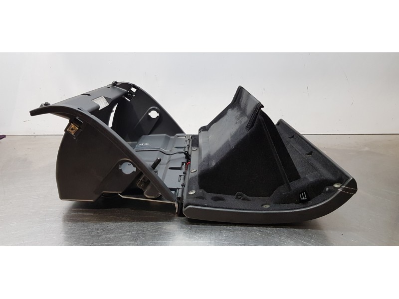 Recambio de guantera para maserati quattroporte básico referencia OEM IAM 66523200  