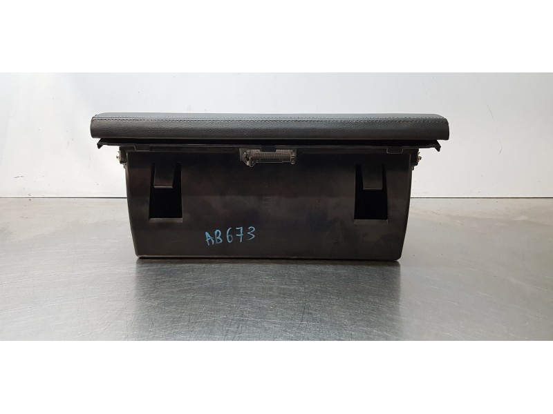 Recambio de guantera para maserati quattroporte básico referencia OEM IAM 66523200  