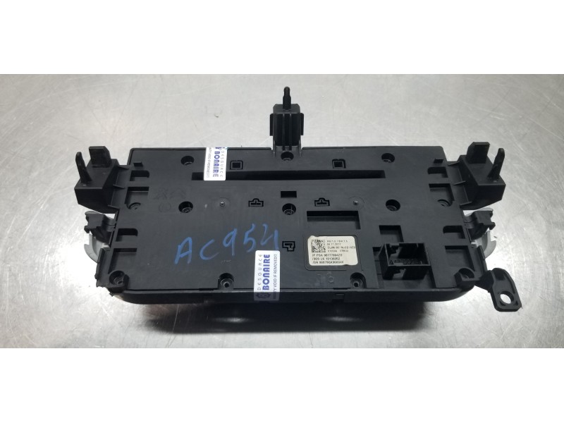 Recambio de mando climatizador para peugeot 308 sw access referencia OEM IAM 98177994ZD  