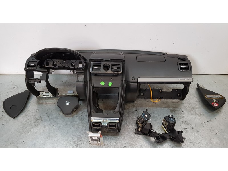 Recambio de kit airbag para maserati quattroporte básico referencia OEM IAM 066515500  