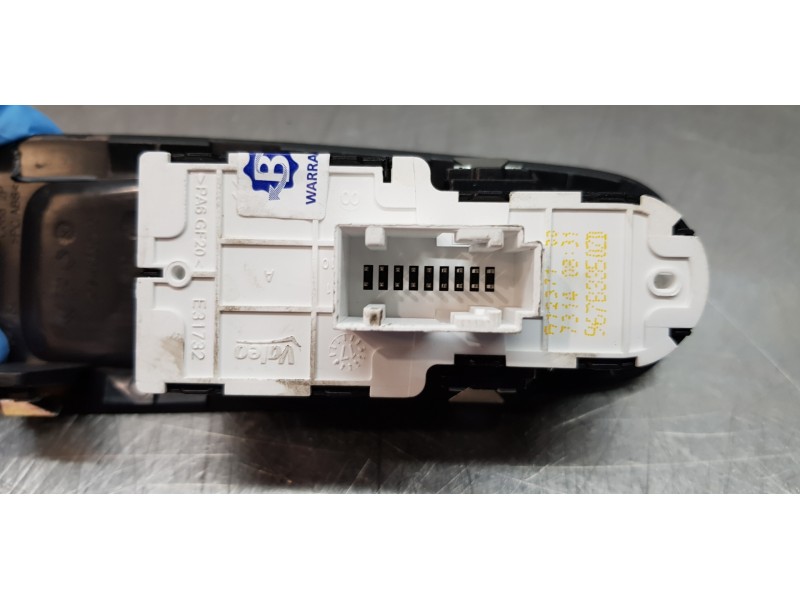 Recambio de mando elevalunas delantero izquierdo para peugeot 308 sw access referencia OEM IAM 96783350ZD  