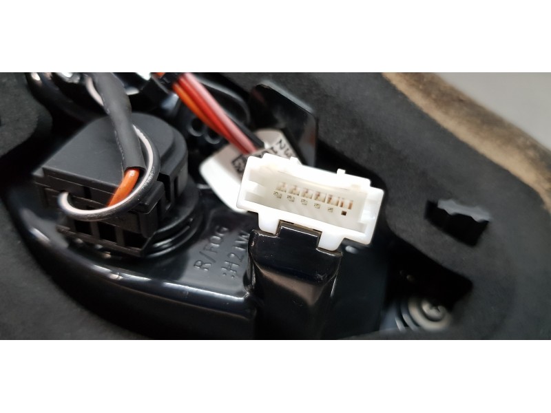 Recambio de piloto trasero derecho interior para kia ceed sportswagon tech referencia OEM IAM 92404J7150  