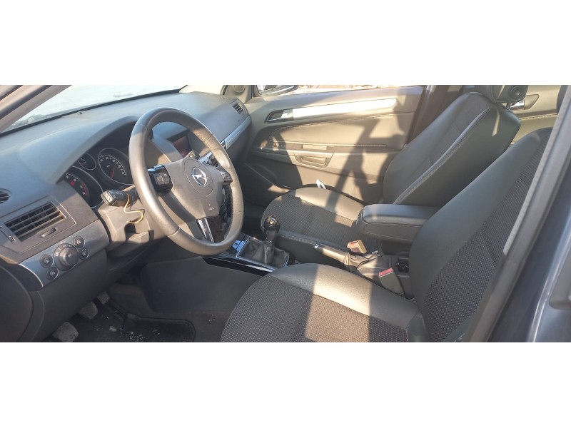opel astra h berlina del año 2007