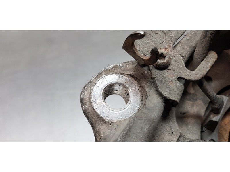 Recambio de mangueta delantera derecha para maserati quattroporte básico referencia OEM IAM 242606  