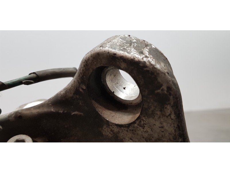 Recambio de mangueta delantera derecha para maserati quattroporte básico referencia OEM IAM 242606  