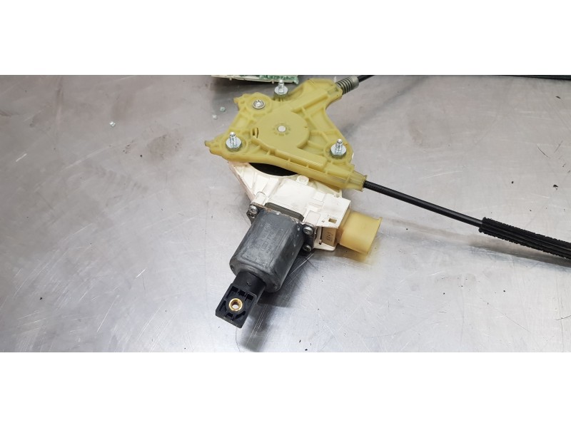 Recambio de elevalunas delantero derecho para bmw serie 3 cabrio (e93) 325d referencia OEM IAM 51337193456   Recambio de elevalunas delantero derecho para bmw serie 3 cabrio (e93) 325d referencia OEM IAM 51337193456