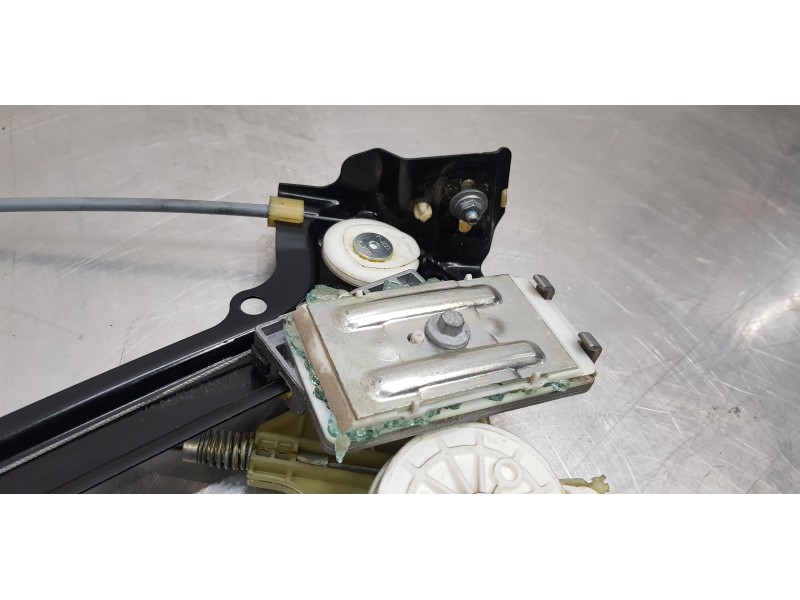 Recambio de elevalunas delantero derecho para bmw serie 3 cabrio (e93) 325d referencia OEM IAM 51337193456   Recambio de elevalunas delantero derecho para bmw serie 3 cabrio (e93) 325d referencia OEM IAM 51337193456