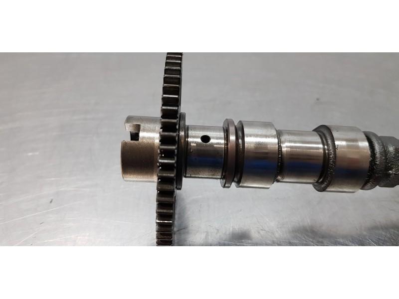 Recambio de arbol de levas para toyota avensis cross sport (t27) executive referencia OEM IAM 135010R010  