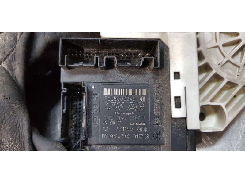 Recambio de motor elevalunas delantero derecho para seat altea xl (5p5) reference referencia OEM IAM 5P0837402N   Recambio de motor elevalunas delantero derecho para seat altea xl (5p5) reference referencia OEM IAM 5P0837402N