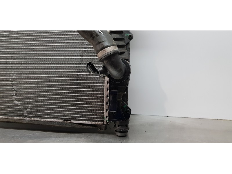 Recambio de radiador agua para land rover discovery sport pure referencia OEM IAM LR075359 GJ328005CB 