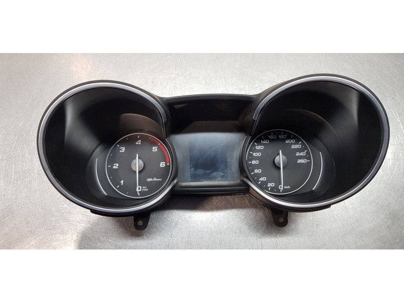 Recambio de cuadro instrumentos para alfa romeo stelvio (630) basis q4 referencia OEM IAM 50554651 A2C16246600 50559603