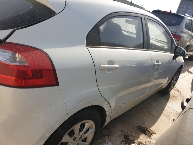 kia rio del año 2014