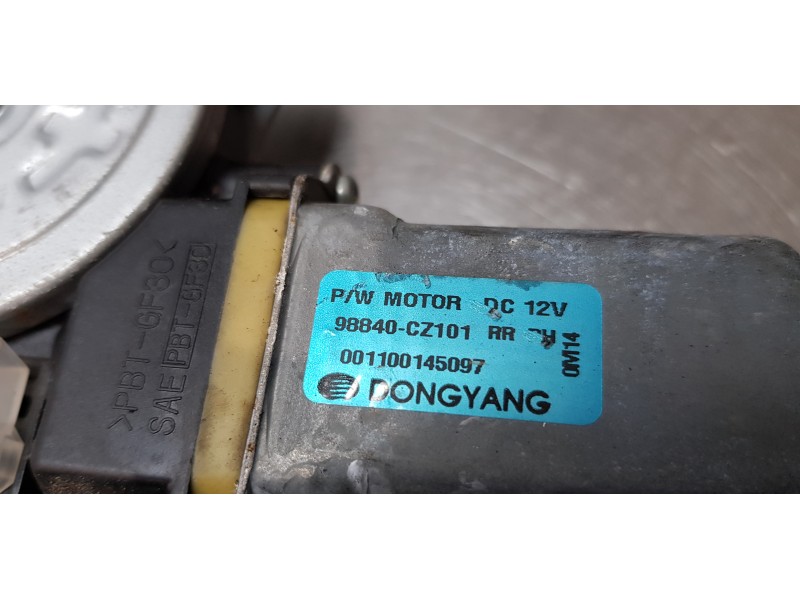 Recambio de elevalunas trasero derecho para ssangyong korando crystal 4x2 referencia OEM IAM 98840CZ101  