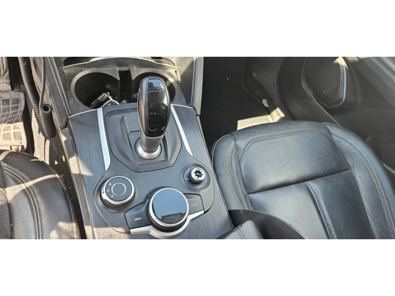 alfa romeo stelvio (630) del año 2018