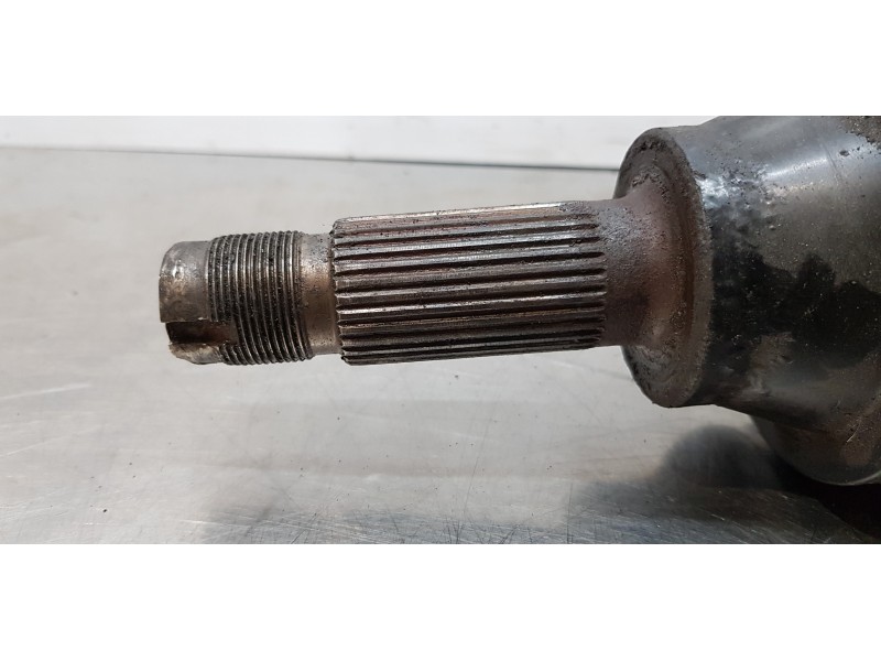 Recambio de transmision trasera derecha para maserati quattroporte básico referencia OEM IAM 192746  