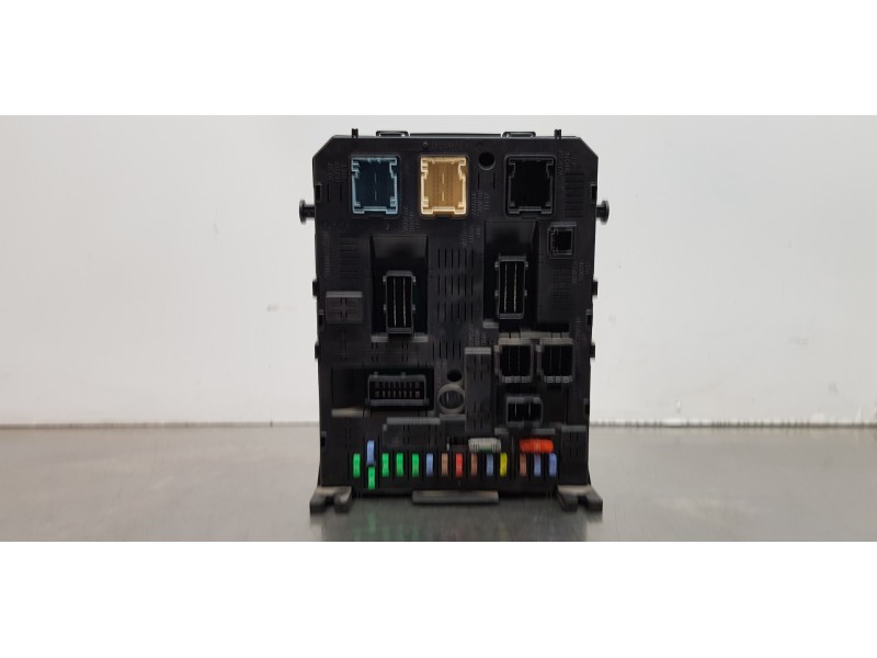 Recambio de caja reles / fusibles para citroen c4 grand picasso business referencia OEM IAM 281197595  