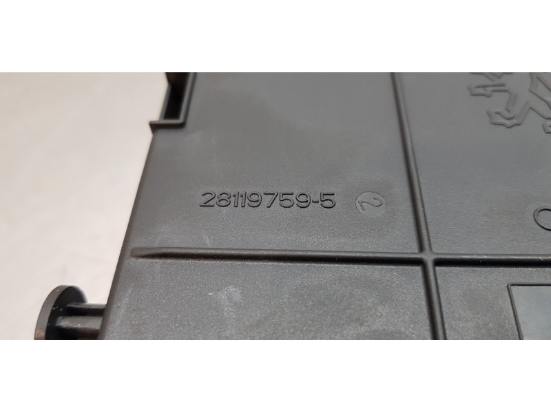 Recambio de caja reles / fusibles para citroen c4 grand picasso business referencia OEM IAM 281197595  