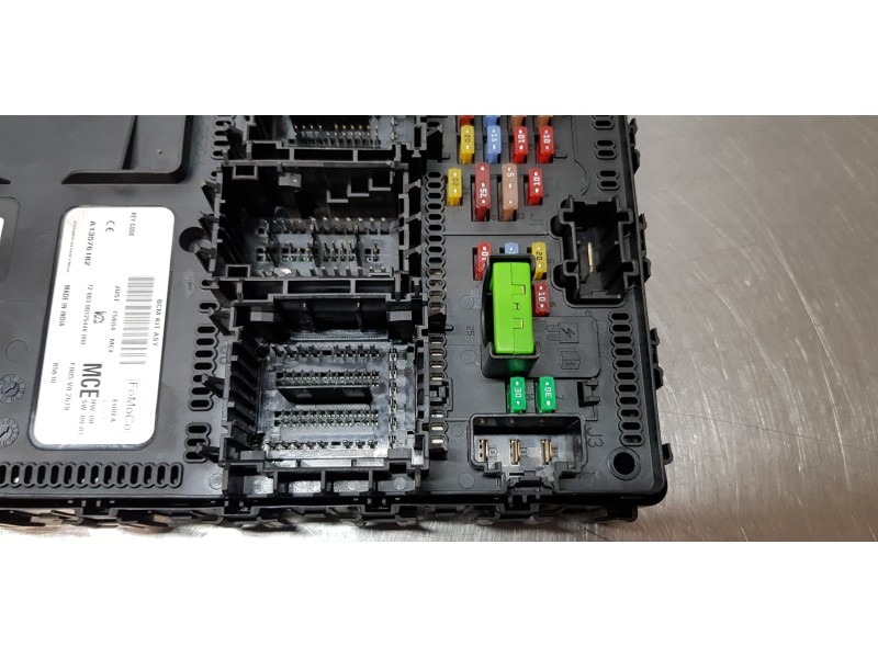 Recambio de caja reles / fusibles para ford ka+ essential referencia OEM IAM JU5T15604MCE  