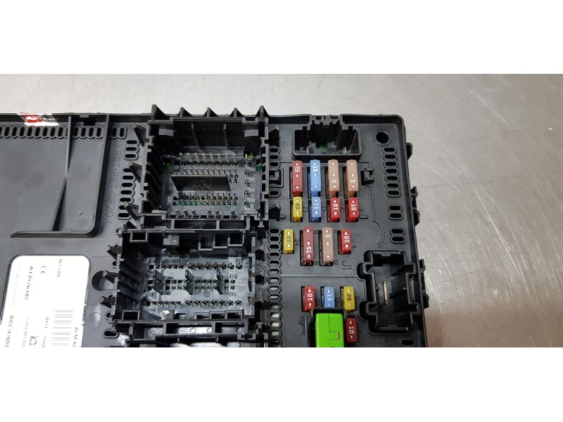 Recambio de caja reles / fusibles para ford ka+ essential referencia OEM IAM JU5T15604MCE  